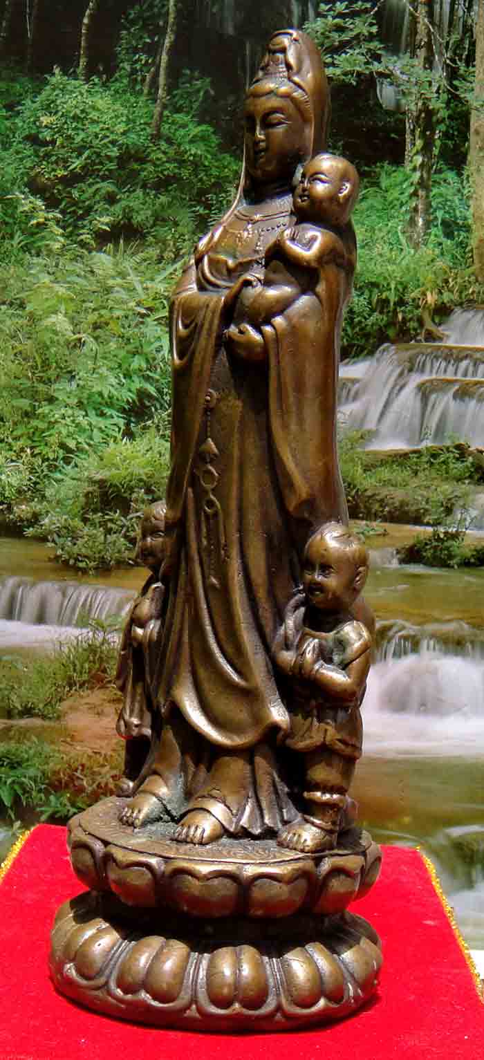 ***เจ้าแม่กวนอิม ปรางค์อุ้มเด็กประทับยืนบนฐานดอกบัว เจ้าแม่กวนอิม ปรางค์อุ้มเด็กประทับยืนบนฐานดอกบัว