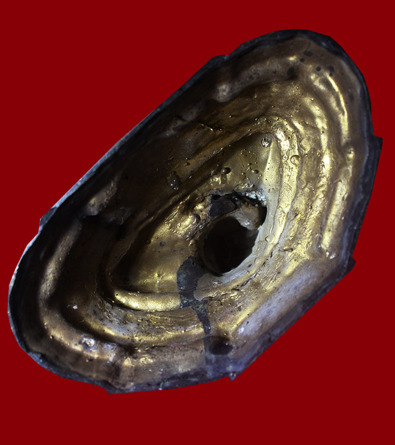 พระบูชา ภปร.(ย้อนยุค) หน้าตัก ๕ นิ้ว ฐาน ๗ นิ้ว สูง ๑๐ นิ้ว เนื้อทองเหลืองรมดำ ผสมมวลสารเดิมปี 2508 