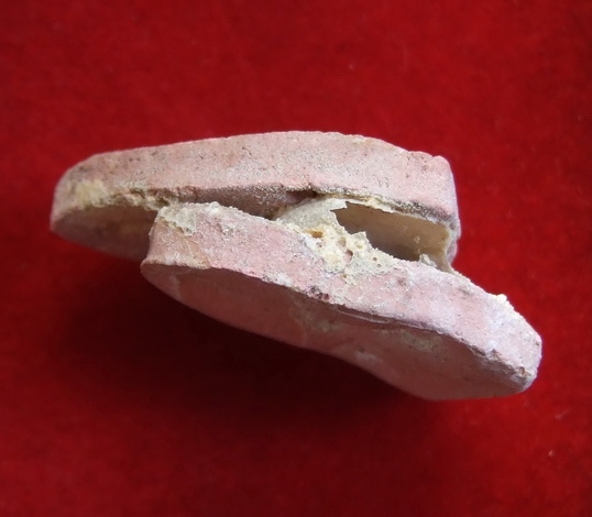 พระกลีบบัว กรุวัดเจ้ามูล ล.ป.ศุข ปลุกเสก พิเศษ 2 องค์ติดกัน สภาพสวย คลาสสิค คงหาแบบนี้ยากครับ