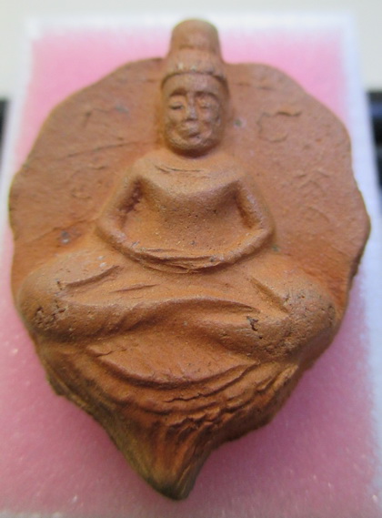พระเนื้อดิน หลวงพ่อลี พิมพ์โพธิ์เล็ก ปี2500 