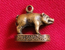 หมูมหาลาภ หลวงพ่อเปิ่น วัดบางพระ