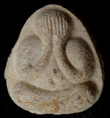 พระปิดตามหาเสน่ห์ หลังยันต์พุทโธ เนื้อเกสรนวลๆ