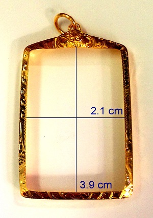 มือหนึ่ง กรอบทองคำยกซุ้มหัวสิงห์ งานแกะมือ สำหรับพระสมเด็จ หนัก 2.51 ราคา 3310