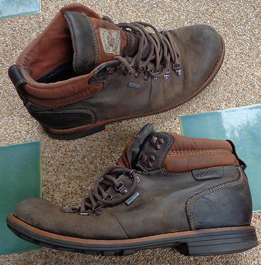 รองเท้า Clarks ของแท้ครับ แบรนด์ดังระดับโลก จากอังกฤษ ยอดขายติดอันดับ top 5 ของโลก