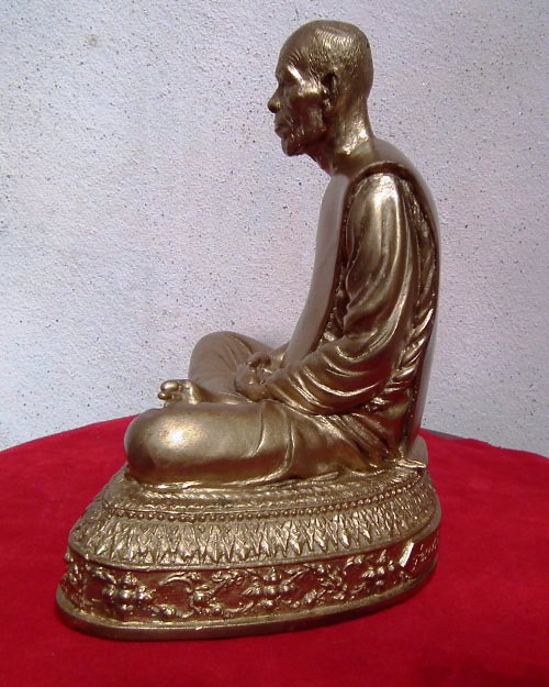 พระบูชาหลวงปู่ลี ตาณังกโร  ขนาดหน้าตัก ๕ นิ้ว ปี.๒๕๕๐