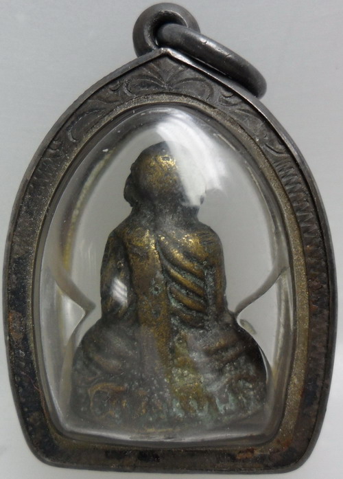 พ่อท่านคล้าย หล่อโบราณ พิมพ์ เล็ก ทั้งวัดสวนขันธ์(เลี่ยมเงินเก่า)