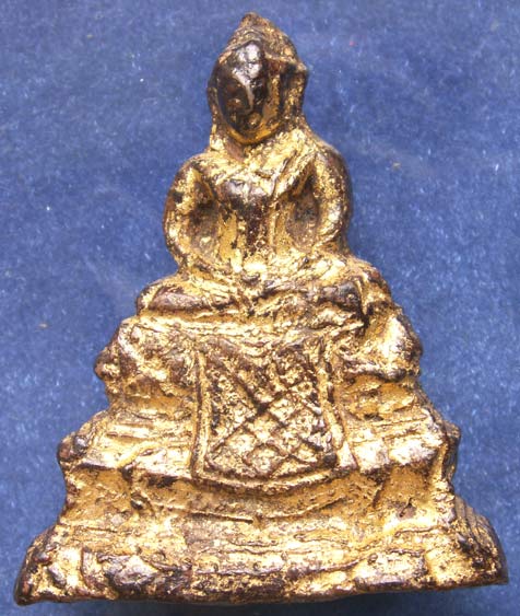 พระบัณฑูรย์เศียรแหลม เนื้อดินกรุวังหน้าลงรักปิดทอง สวยสมบูรณ์นิยม หายาก สูง 5 ซ.ม. ที่ 4 งาน BITEC