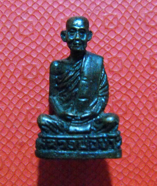 รูปหล่อหลวงพ่อขำ วัดประสาทนิกร จ.ชุมพร