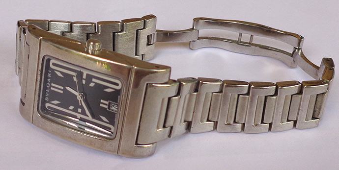 นาฬิกาแบรนด์หรู BVLGARI หน้าปัดดำ สาย stainless ,ลงวัดใจ ได้เท่าไรเท่านั้น