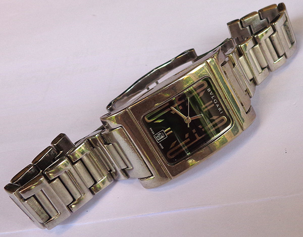 นาฬิกาแบรนด์หรู BVLGARI หน้าปัดดำ สาย stainless ,ลงวัดใจ ได้เท่าไรเท่านั้น