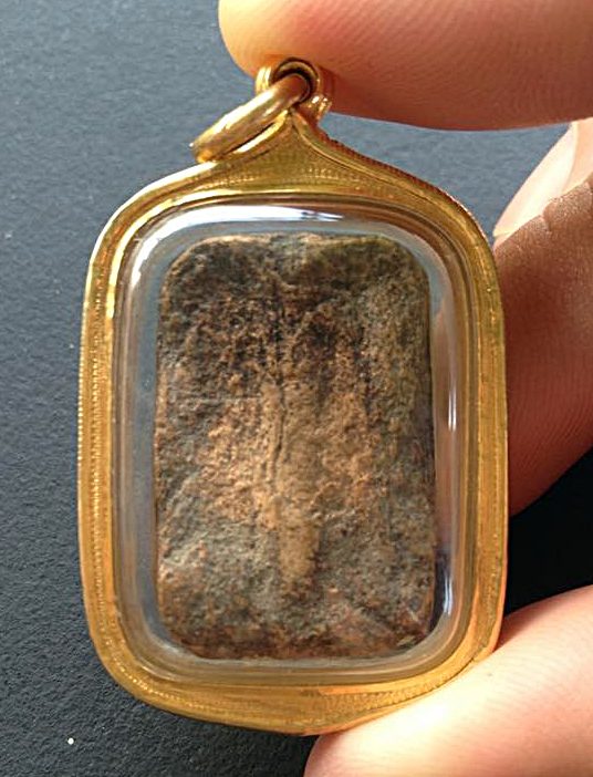 หลวงพ่อปาน วัดบางนมโค พิมพ์ทรงหนุมานใหญ่ เนื้อดิน ปี2460 จ.พระนครศรีอยุธยา เลี่ยมทองสั่งทำหนาๆ