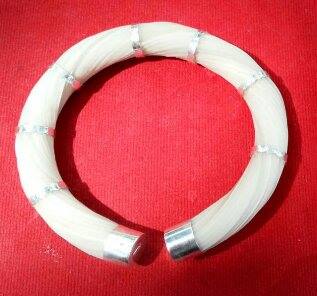 กำไลขนหางช้าง สีดอกเลา หุ้มด้วยเงินแท้