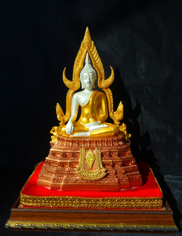 พระบูชาพระพุทธชินราช 5นิ้ว เนื้อเรซิ่น สี3กษัตริย์ พิมพ์ชัดละเอียด พุทธศิลป์สวยงาม