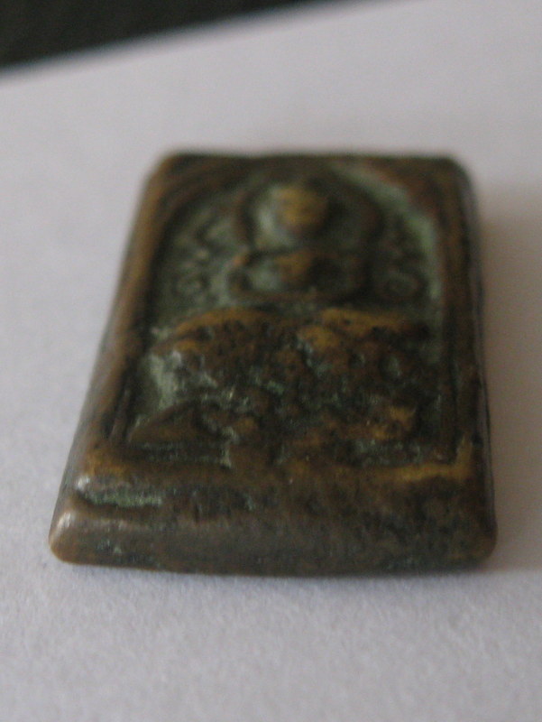 หลวงปู่ศุขพิมพ์ประภามณฑล รัศมีข้างอุ ผิวหิ้งดูง่าย