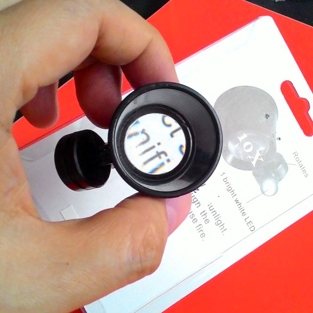 กล้องซ่อมนาฬิกา แว่นขยาย10 เท่าตัวกล้องทำพสาสติกสีดำอย่างดีตัวกล้องมีน้ำหนักเบามากมีไฟLEDส่องสว่าง 