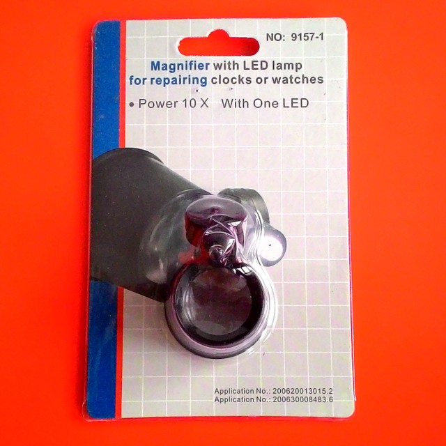 กล้องซ่อมนาฬิกา แว่นขยาย10 เท่าตัวกล้องทำพสาสติกสีดำอย่างดีตัวกล้องมีน้ำหนักเบามากมีไฟLEDส่องสว่าง 