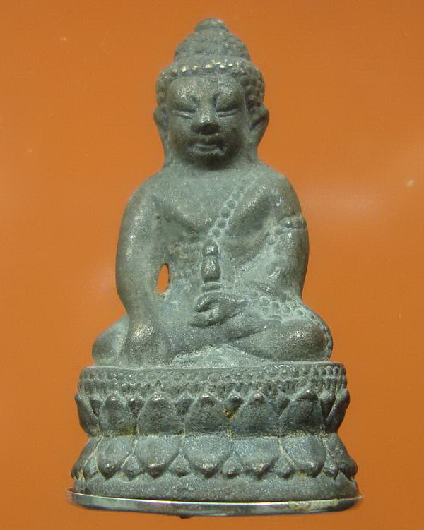 พระกริ่งมงคลมหาเศรษฐี หลวงปู่บัว ก้นเงิน สวยงาม