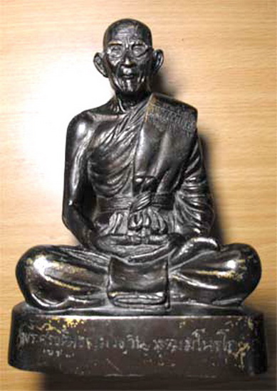 พระครูวุฒิธรรมวิธาน(พุฒ มโนรโถ)วัดเกตุ จ.อยุธยา พระบูชา5นิ้ว