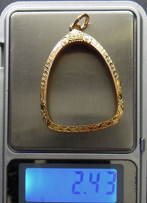 กรอบทอง ยกซุ้ม มือ1ใส่ พระปิดตาไตรมาส รวยทันใจ หลวงปู่หมุน วัดบ้านจาน จ.ศรีสะเกษ น้ำหนัก2.43กรัม