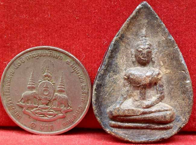 *พิมพ์กลีบบัว ตะกั่วสนิมแดงกรุเก่า ปี๒๕๒๐..ลพ.นารถ วัดศรีโลหะฯ กาญจนบุรี*