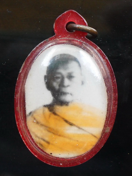 รูปถ่ายห่มคลุม หลวงพ่อเจริญ วัดธัญญวารี (วัดหนองนา) จ.สุพรรณบุรี ปี 2509 