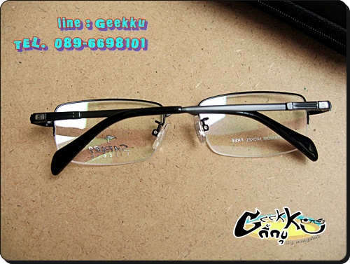  กรอบแว่นตา SAFARI **ของแท้ ** ทรงครึ่งกรอบสีดำ ทำจาก TiTANIUM โค้ง ดัด บิด งอได้
