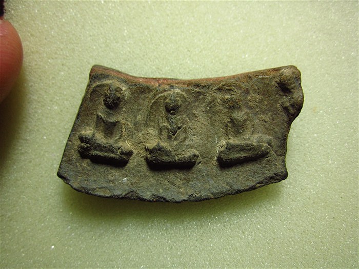 งบน้ำอ้อยตัดสามองค์ กรุเตาทุเรียง สุโขทัย เคาะเดียวแดงครับ