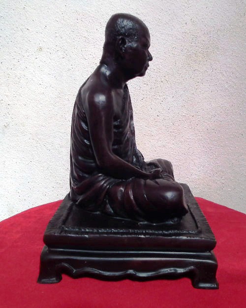 พระบูชา หลวงปู่ไม อินทสิริ  ขนาดหน้าตัก ๕ นิ้ว ปี.๒๕๕๕