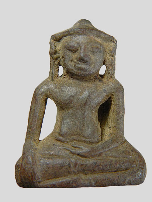 พระร่วงนั่งแขนโปร่ง กรุวัดพระยาดำ สุโขทัย ค่ะ