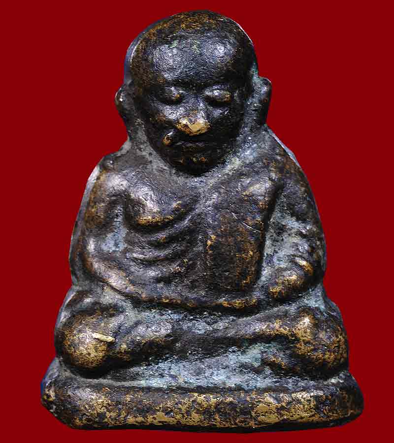 หลวงพ่อเงิน วัดบางคลาน จังหวัดพิจิตร รุ่นปืนแตก พิมพ์ไตรมาส ปี ๒๕๒๘  (๑)