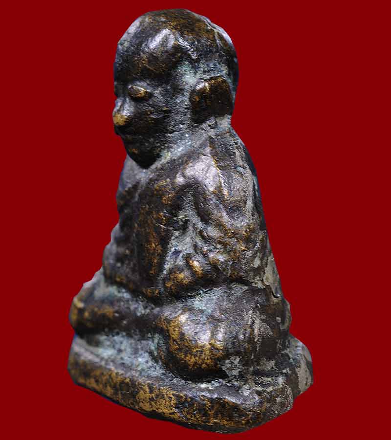 หลวงพ่อเงิน วัดบางคลาน จังหวัดพิจิตร รุ่นปืนแตก พิมพ์ไตรมาส ปี ๒๕๒๘  (๑)