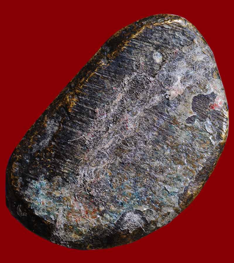 หลวงพ่อเงิน วัดบางคลาน จังหวัดพิจิตร รุ่นปืนแตก พิมพ์ไตรมาส ปี ๒๕๒๘  (๑)