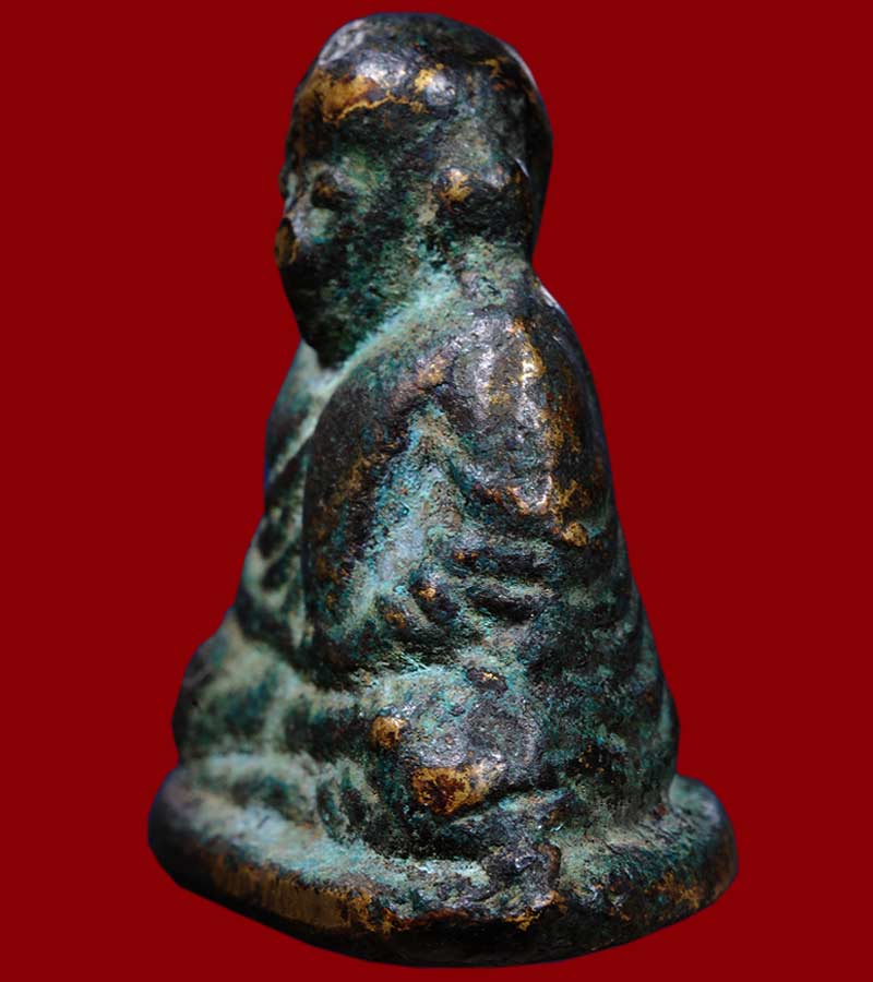 หลวงพ่อเงิน วัดบางคลาน จังหวัดพิจิตร รุ่นปืนแตก พิมพ์ไตรมาส ปี ๒๕๒๘  (๓)