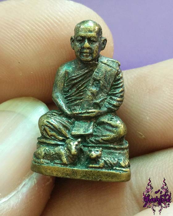 รูปหล่ออุดกริ่ง เสือ-วัว หลวงปู่สมชาย วัดเขาสุกิม จ.จันทบุรี เคาะเดียวครับ