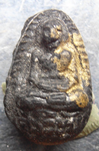 พระผงศรีวิชัย หลังแป้งเจิมสวยๆครับ