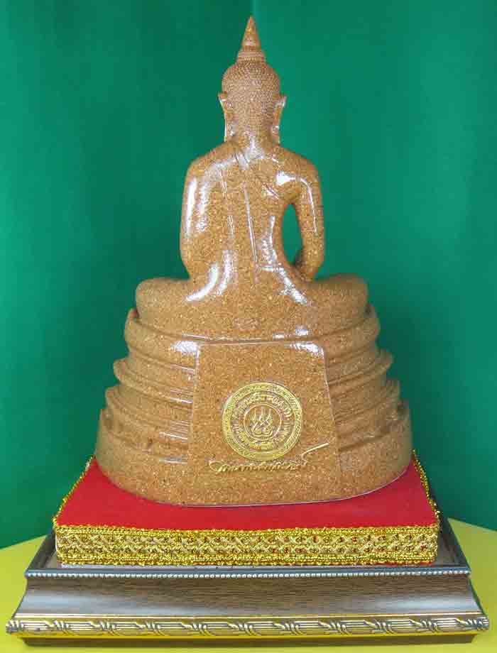 พระพุทธโสธร เนื้อเรซิ่นกระเบื้องหลังคาโบถส์ พุทธลักษณะสวยงามมาก ขนาดหน้าตัก 5 นิ้ว ความสูง 9.5 นิ้ว 