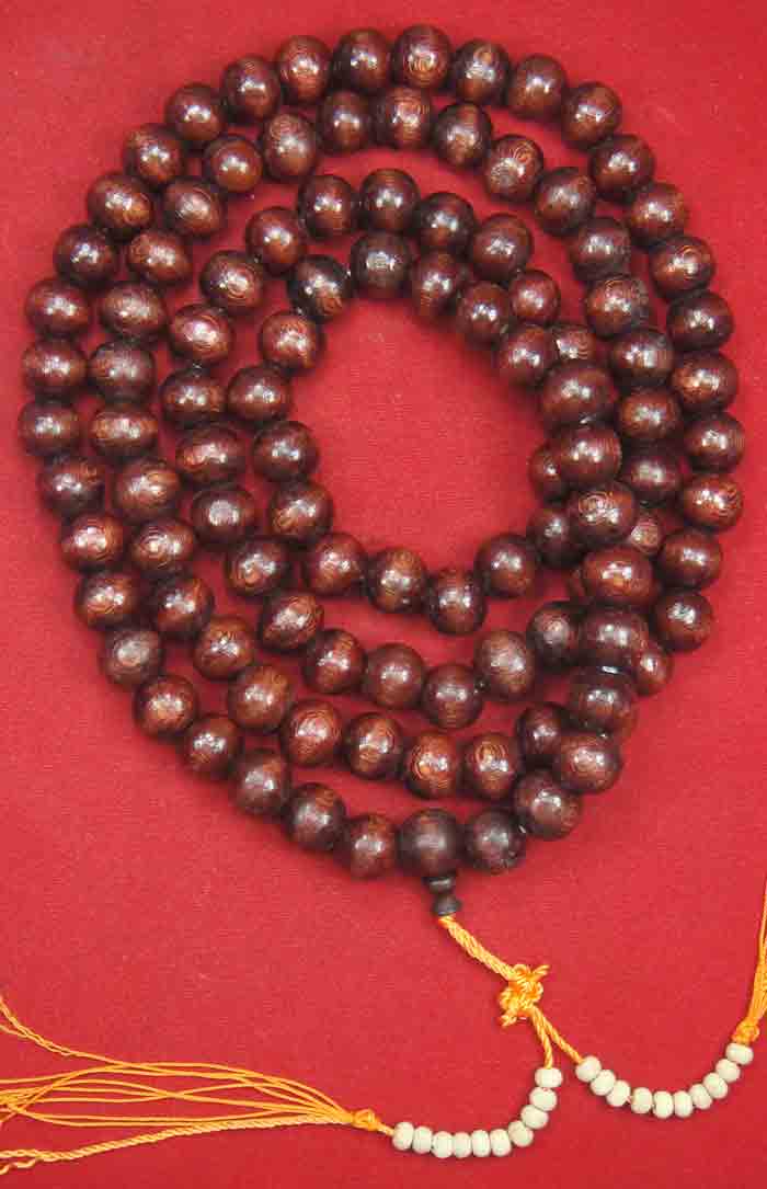 (((วัดใจเคาะเดียวแดง)))สร้อยประคำไม้มะยม ความยาว 52 นิ้ว เส้นผ่าศูนย์กลาง 14 ม.ม.สร้อยประคำเม็ดไม้มะ