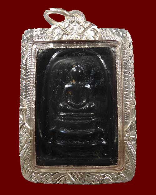 พระสมเด็จขาโต๊ะ หลวงพ่ออุ้น เนื้อแร่เขาพรหมชะแง้ ปี 2532 วตก เพชรบุรี เลี่ยมเงิน