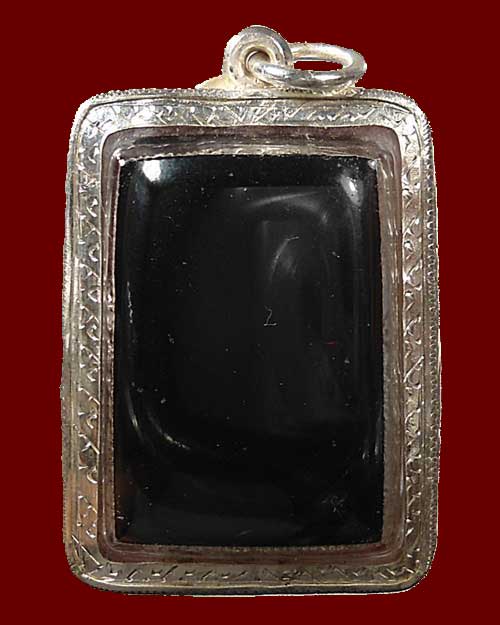 พระสมเด็จขาโต๊ะ หลวงพ่ออุ้น เนื้อแร่เขาพรหมชะแง้ ปี 2532 วตก เพชรบุรี เลี่ยมเงิน