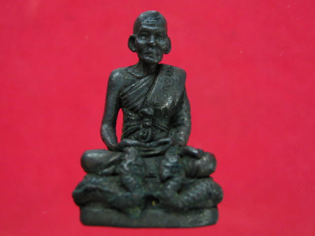 หลวงปู่คำพันธ์ รูปเหมือน นั่งพญานาค ปี42 เนื้อนวะโลหะ กล่องเดิม...