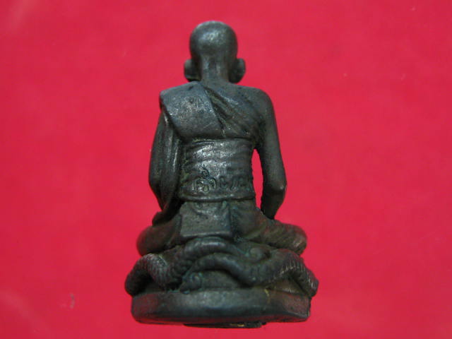 หลวงปู่คำพันธ์ รูปเหมือน นั่งพญานาค ปี42 เนื้อนวะโลหะ กล่องเดิม...