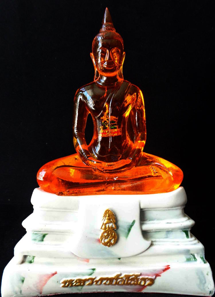 ชุดสวยๆ พระโสธรประจำวัน 5สี สวยมากครับ 5นิ้ว ลายละเอียดคมชัดสวยงาม ฝังพระแก้วมรกฤด้วย รีบนะครับ ราคา