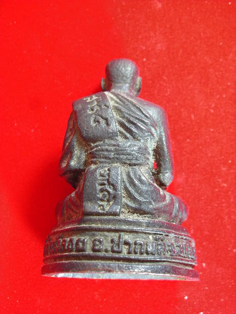 พระบูชาตั้งหน้ารถหลวงพ่อสนิทเลข30