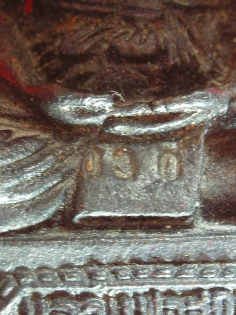 พระบูชาตั้งหน้ารถหลวงพ่อสนิทเลข30