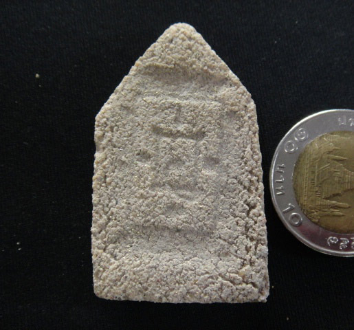 **เคาะเดียวแดง**พระขุนแผน หลวงพ่อแดง วัดเขาบันไดอิฐ เนื้อผงสีขาว โรยผงตะไบทองหน้า+หลัง