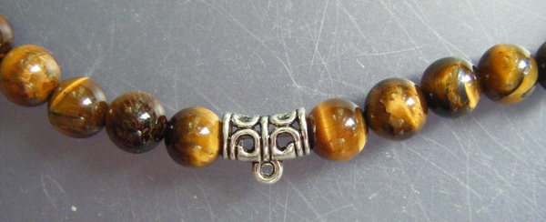 สร้อยหินตาเสือ(ไทเกอร์อาย) หัวขุนสแตนเลส แขวนพระหน้าหลัง เม็ดหินตาเสือขนาด 8 ม.ม. ความยาวสร้อย 24 นิ