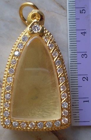 ตลับเงินข้างไข่ปลา ล้อมเพชร  ชุบทองแท้ ใส่พระ ลป ทวด หลังเตารีดพิมพ์ใหญ่ เคาะเดียว 