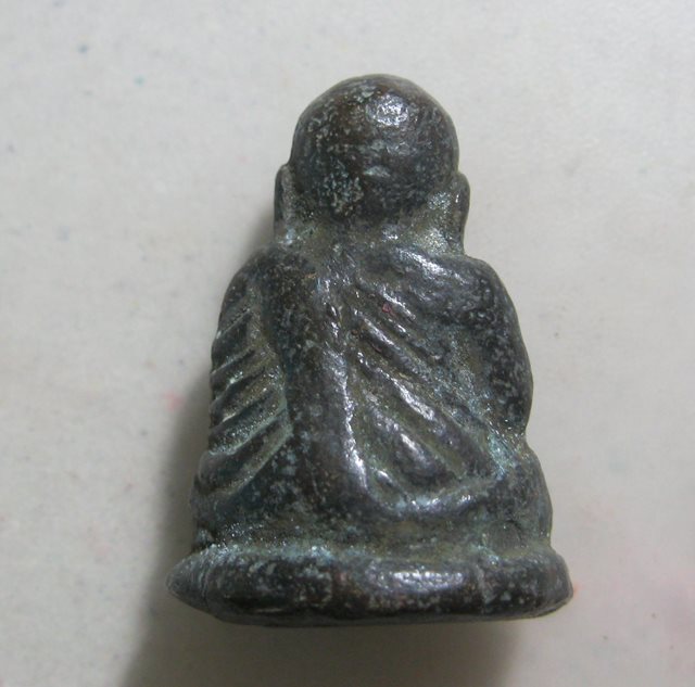 หลวงพ่อเงินปืนแตก สวยเดิมครับ