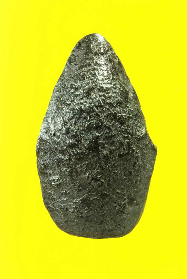 พระเม็ดน้อยหน่า เนื้อดิน หลังไม่มียันต์