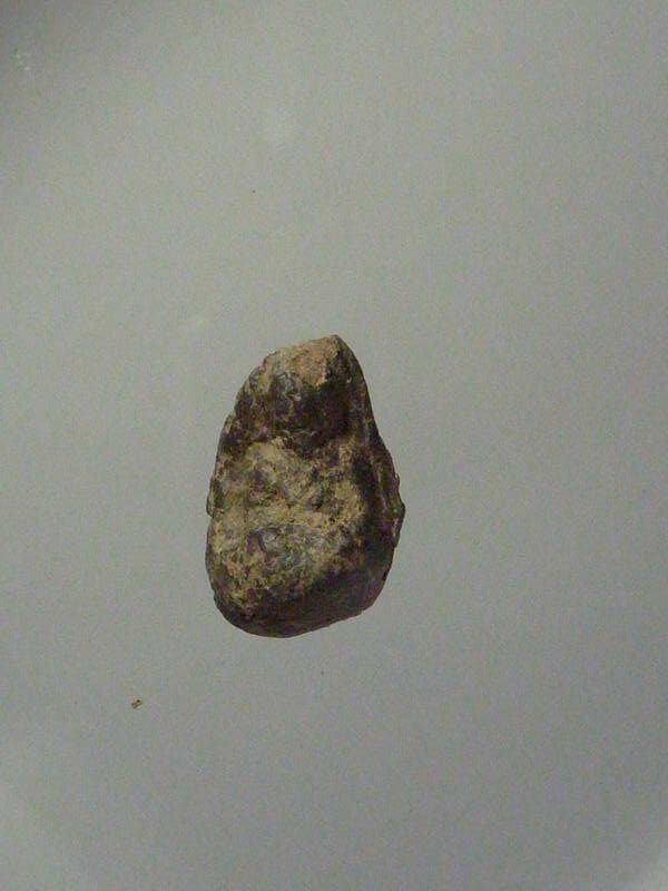 พระเม็ดน้อยหน่า หลังไม่มียันต์ เนื้อดิน